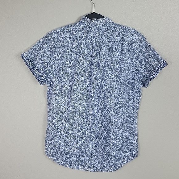 Old Navy Slim fit, reverse print button down. - Picture 4 of 4